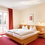 Bergfried & Schoenblick Hotel 3*