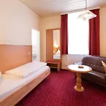 Bergfried & Schoenblick Hotel 3*