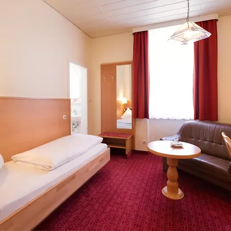 Bergfried & Schoenblick Hotel 3*