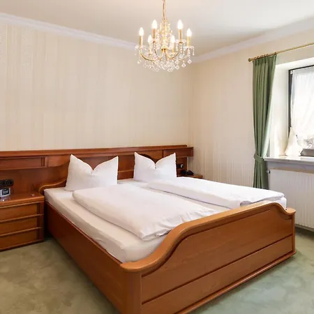 Hotel Bergfried & Schoenblick 3*