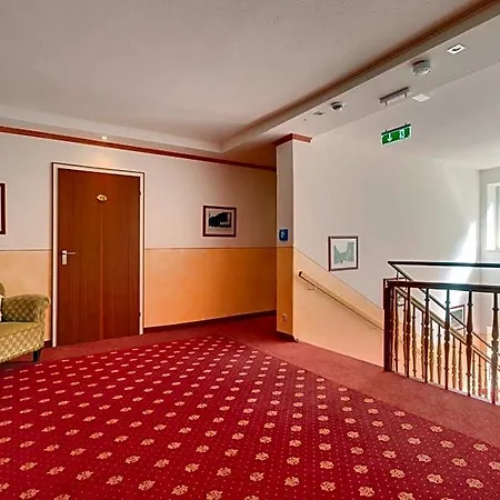 Hotel Bergfried & Schoenblick 3*