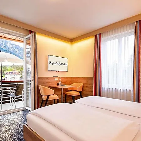 Hotel Bergfried & Schoenblick 3*